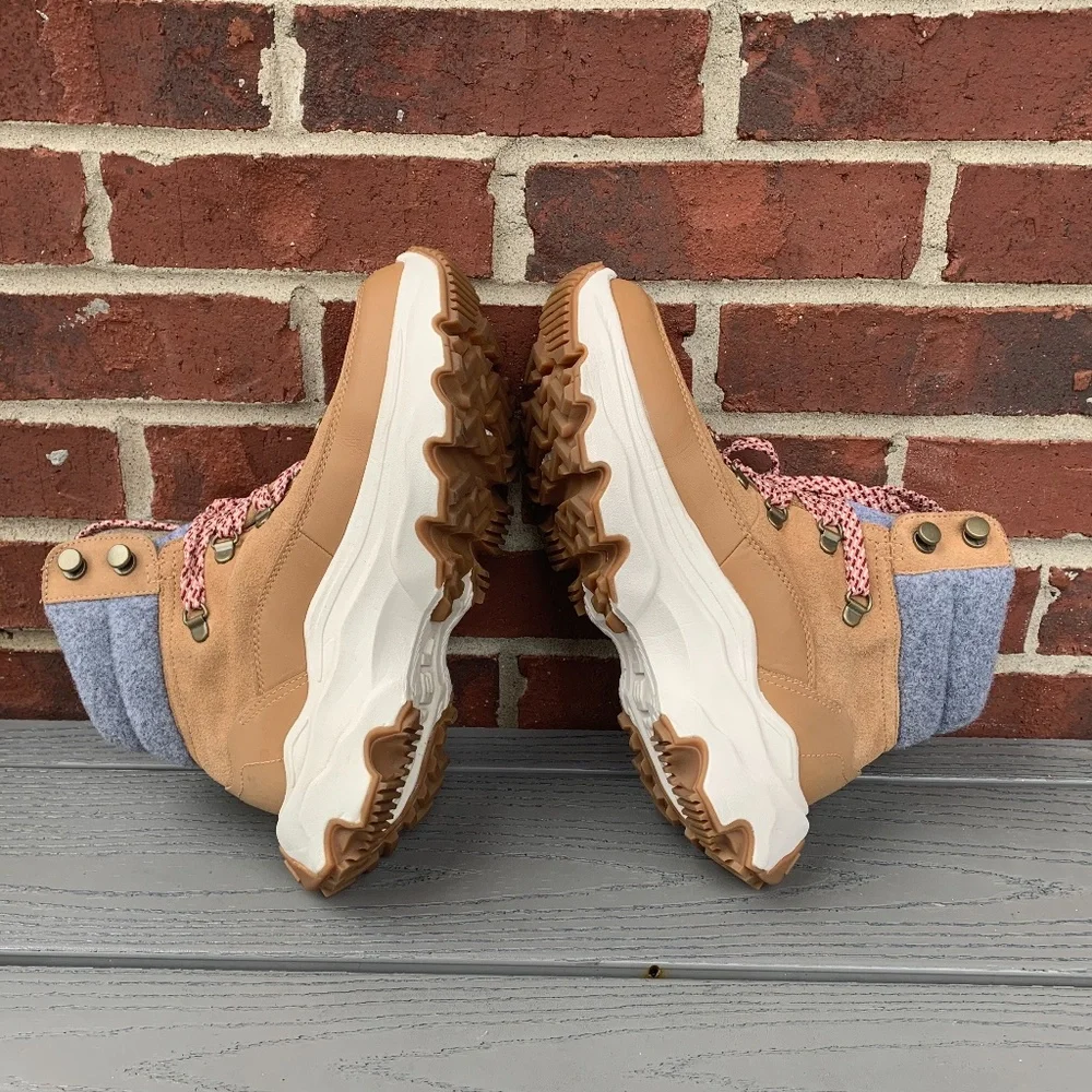 Sorel Kinetic Breakthru Conquest Waterproof Boots - Picture 6 of 13